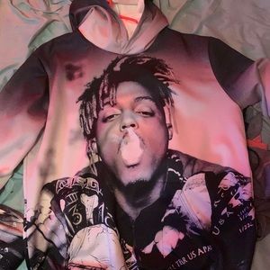 I’m selling this Juice Wrld Hoodie please let me know